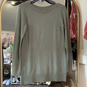 Loft tunic sweater soft green. NWT size XS